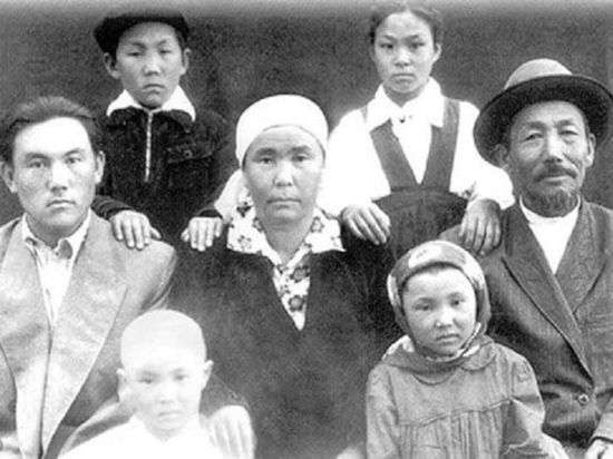 Тайны дома Назарбаевых: родовое село покинули все члены семьи елбасы