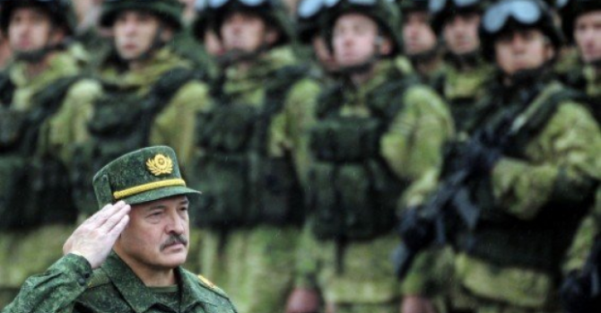 Лукашенко прино рещение направить «пушечное мсо» в Украину на стороне РФ - разведка ВСУ