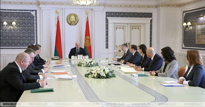 Lukashenko outlines tasks for state-run media