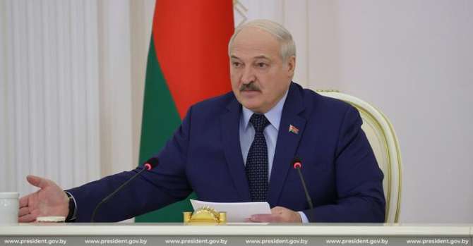 Лукашенко поручил не рассчитываться с банками ЕС