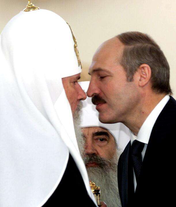 Лукашенко заявил, что ему помогает Бог. Раньше он называл себя «православным атеистом»