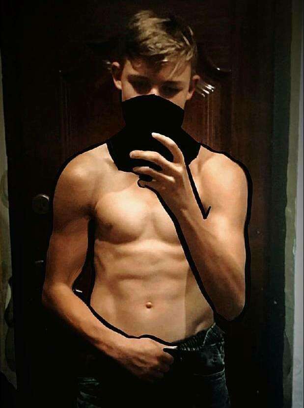 Подросток посадил на землю экс-главу ГУБОПиКа. Тот в ответ начал стрелять по детям