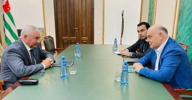 Шейман от имени Лукашенко встретился с главой непризнанной Абхазии