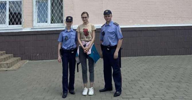 Девочку с кошкой, пропавшую в Смоленске, нашли в Бресте