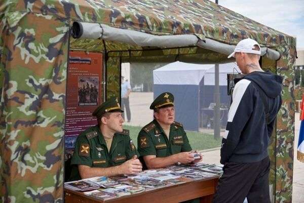 «Еще немного – и украинцы устроят парад!»