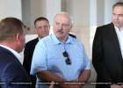 Лукашенко хотел поставить торговые лотки с белорусскими продуктами прямо на границе с ЕС