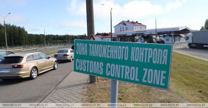 Over 244,000 foreigners use visa waiver to visit Belarus