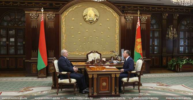 Китай, санкции и проблемы проводки платежей: Лукашенко принял Снопкова