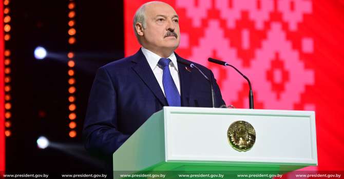 «Умереть должны!»: Такой образ будущего предлагает Лукашенко стране
