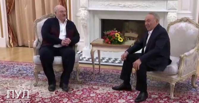 «Это старость». Во время визита в Астану Лукашенко встретился с Назарбаевым
