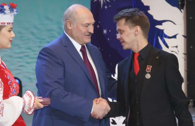 Обломал даже МВД. Как Лукашенко «благодарит» тех, кто помог ему удержать власть во время протестов