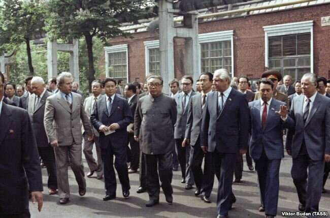 Красная монархия. Как власти Северной Кореи превратились в аристократов при голодающем населении