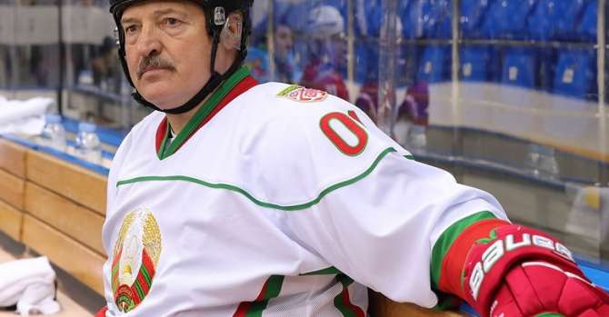 «Белорусская разведка»: Лукашенко требуется операция на позвоночник