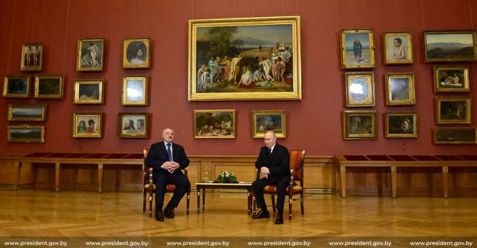 Лукашенко пообещал Путину объявить 2023 год в Беларуси «годом русского языка»