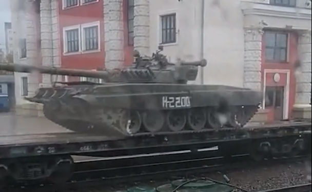 Новое вторжение? В Беларусь прибывают военные и боевая техника из России