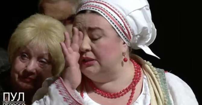 Плакавшей перед Лукашенко Нефедовой так и не нашли в Купаловский актеров — пригласили из России