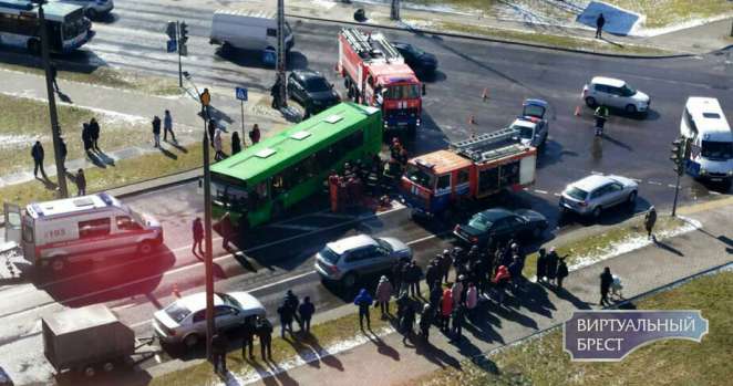 Жуткое происшествие в Бресте: на девушку наехал автобус