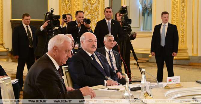 Lukashenko comments on Poland's statements about 'impending uprising in Belarus'