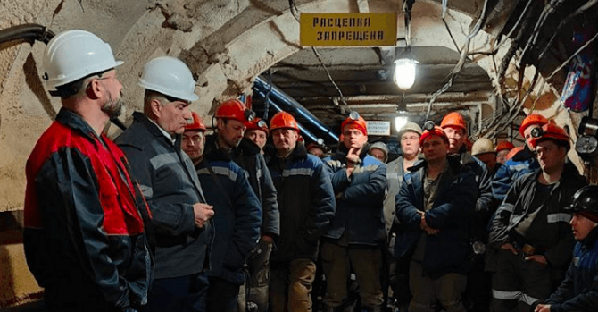 Бастующие российские шахтеры требуют провести видеоконференцию с Путиным