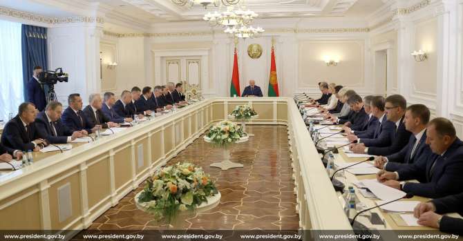 Лукашенко наорал на чиновников: «Мне нужен результат, особенно в критической ситуации»