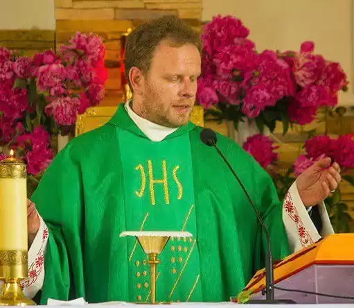 В Новолукомле задержали католического священника