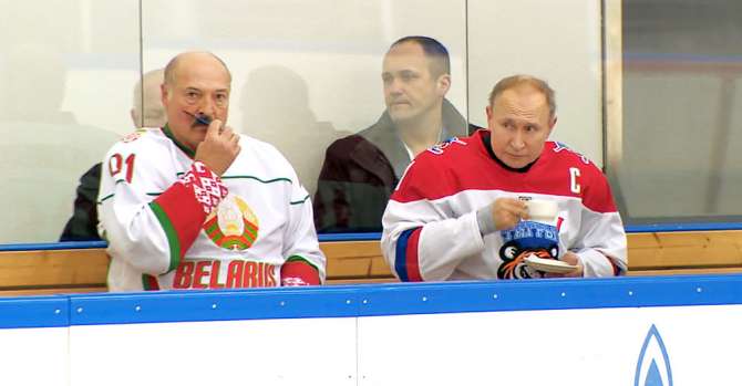 «Ник и Майк»: Лукашенко прятался под кроватью... Вот такой «крепкий орешек»
