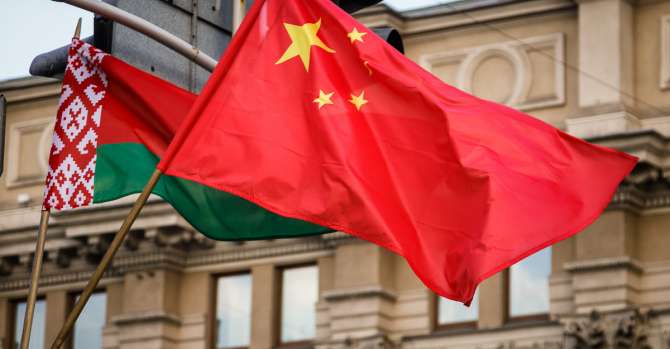 Аналитик: Китай наказал Лукашенко, вытолкнув из вагона