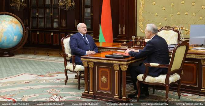 После встречи с силовиками Лукашенко позвал на ковер  главу свое Администрации