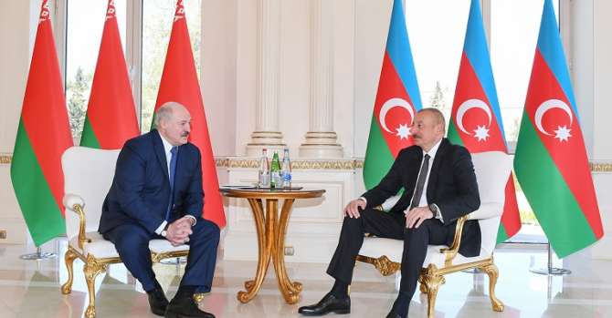 «Ждем в Азербайджане!». Алиев предложил Лукашенко отстраивать Карабах