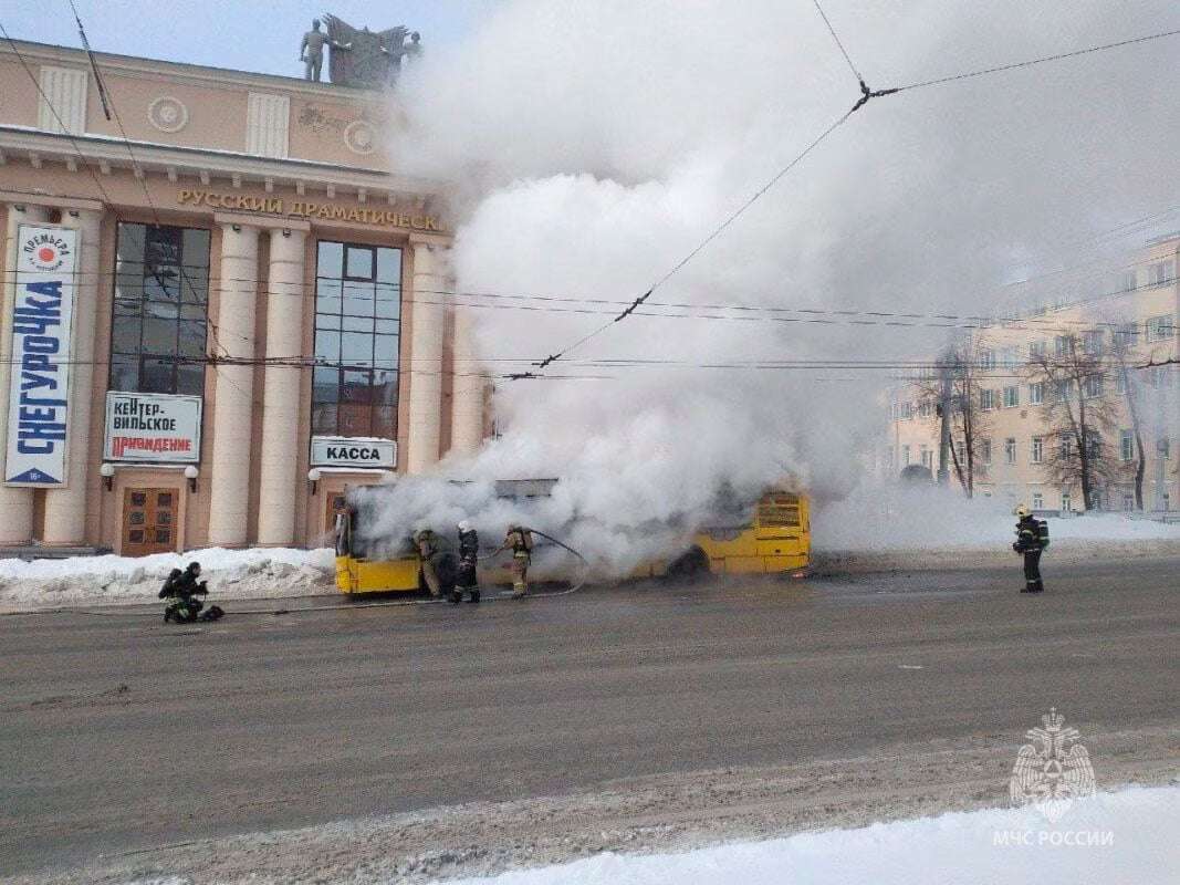 В России сгорел еще один белорусский МАЗ. На этот раз в Ижевске » Новости  Беларуси - последние новости на сегодня - UDF