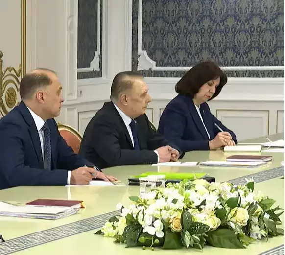 На встрече с Лукашенко Кочанова нарушила сразу три правила делового дресс-кода