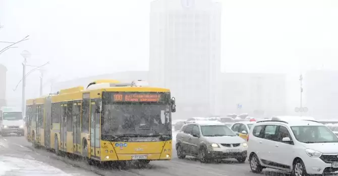 Накануне ухудшения погодных условий ГАИ предостерегла водителей от «рискованного поведения»