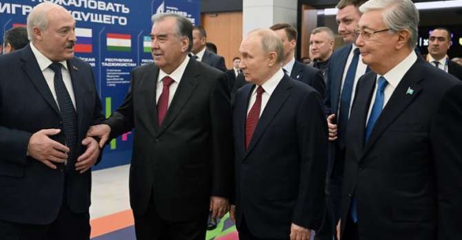 «Генерал КГБ»: Путин набросился на Лукашенко в Казани