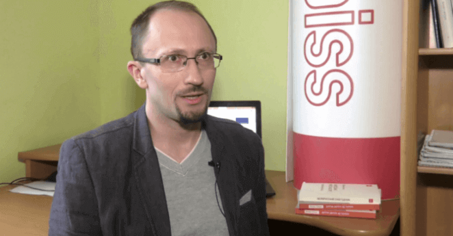 «Есть субъект, с которым его связывают договоренности». Эксперты – о метаниях Лукашенко насчет участия в выборах-2025