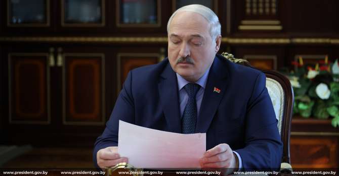 Не провезло с «народцем». Лукашенко снова пожаловался на белорусов