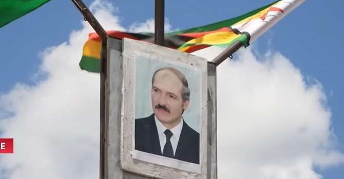 Чем закончится история Лукашенко — мавзолеем на Карла Маркса или в стиле Чаушеску?