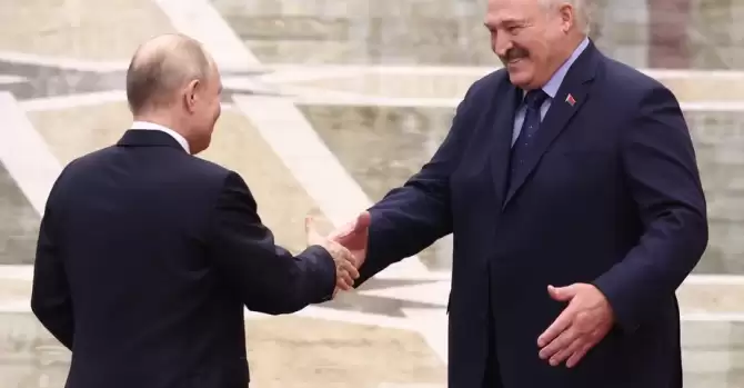 Лукашенко рассказал, что устроил Путину бессонную ночь