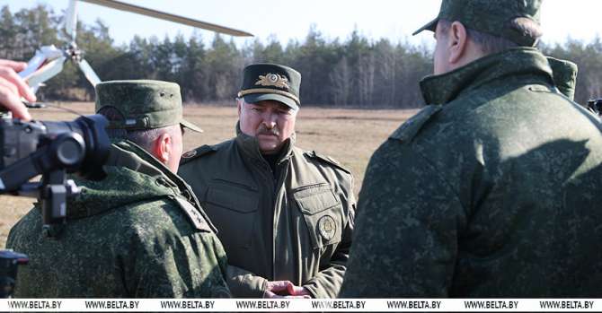 Lukashenko: Those who violate Belarus’ border should be destroyed