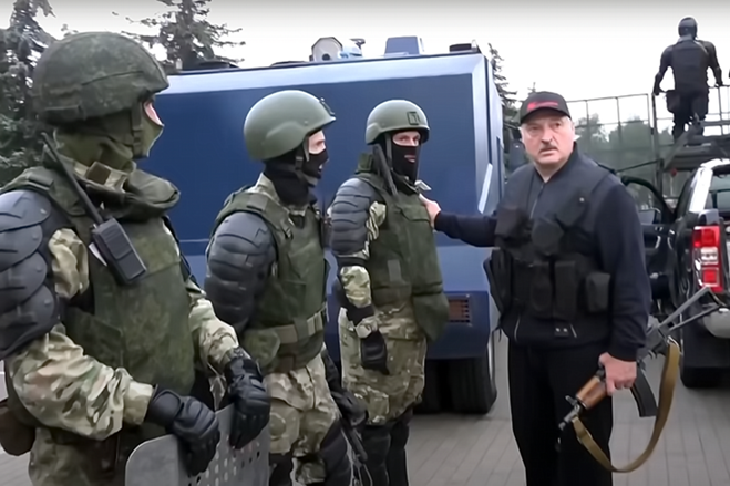 Мертвая хватка. Лукашенко и Путин хотят царствовать вечно