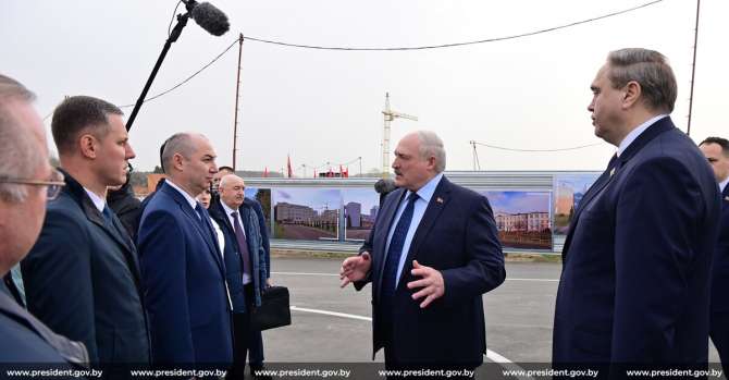 Лукашенко окрысился на белорусов, которые приезжают на родину из-за границы подлечиться