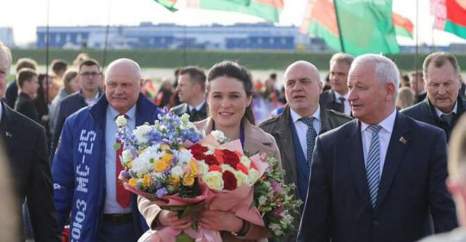 Беларусская космонавтка Марина Василевская вернулась в Минск