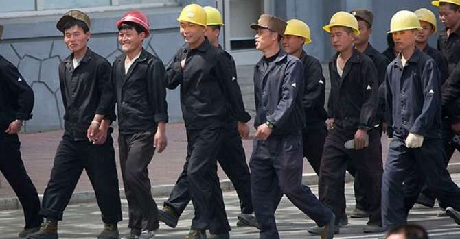 «Генерал КГБ»: Лукашенко намерен завезти в Беларусь 50 000 рабочих из Северной Кореи