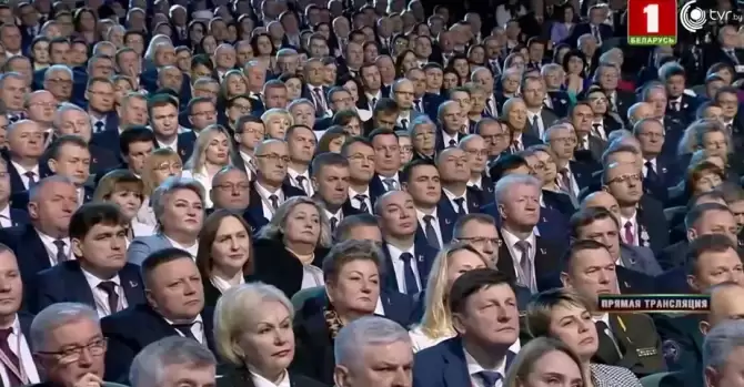 На ВНС один из делегатов устроил демарш против Лукашенко