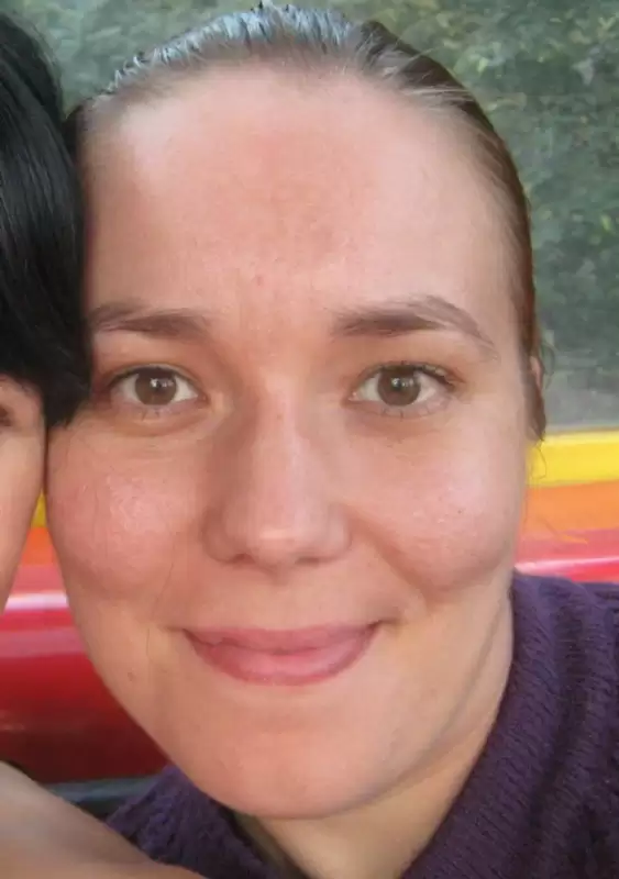 «Ставили на флаг и били всем кабинетом». Политзаключенная в письме на куске туалетной бумаги рассказала о пытках