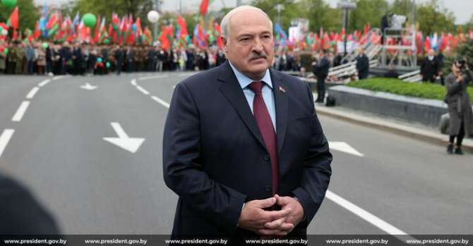 Лукашенко заявил, что приставил к сбежавшему из Польши судье охрану, чтобы «мерзавцы эти не угробили человека»