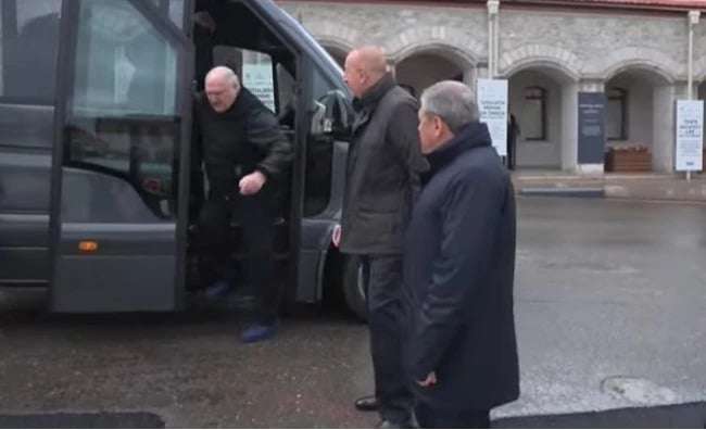 Врач: Лукашенко может оказаться в инвалидном кресле