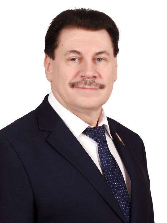 «Для своих». Расследователи выяснили, с кем связаны пять частных школ, которые остались после «зачистки»