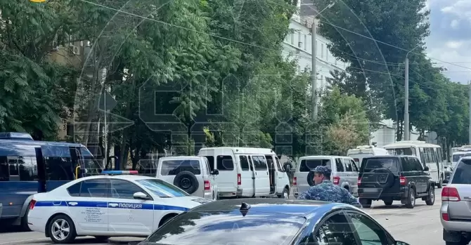 Сотрудники ростовского СИЗО-1, которых удерживали в заложниках, освобождены. Террористы - убиты