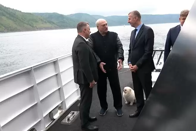 Лукашенко проводит шикарный отпуск под видом «визитов» в Монголию и на Байкал