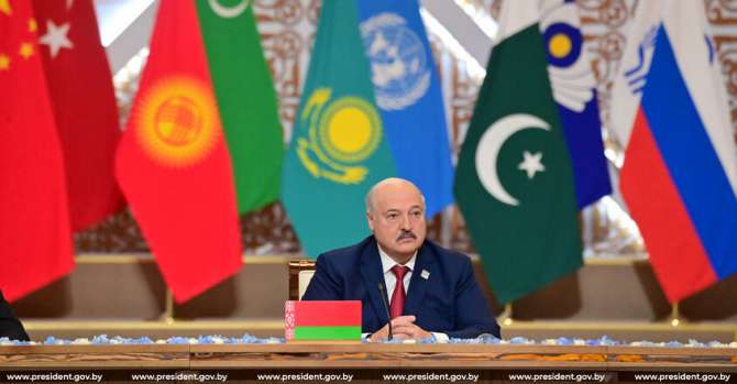 Лукашенко потерял сознание на саммите ШОС в Астане - источники